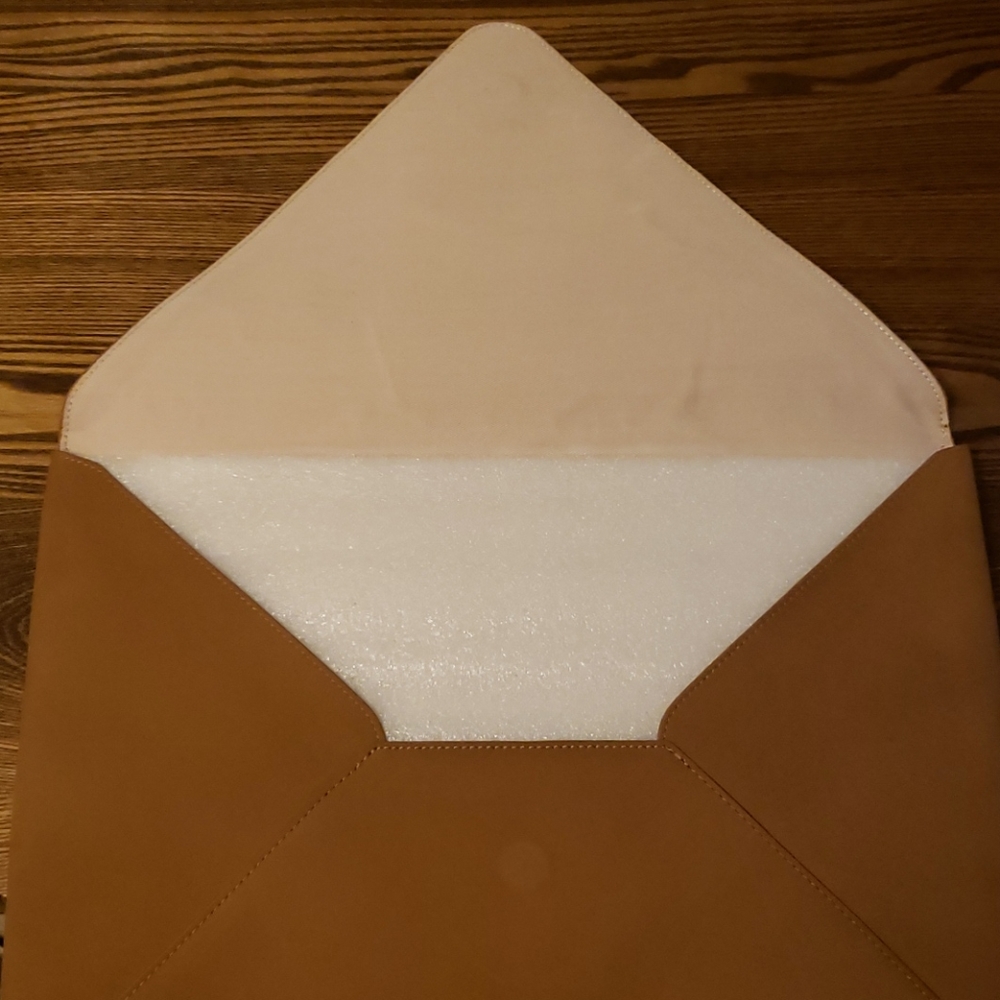 Leather Envelope Laptop Case Russell+Hazel - Camel